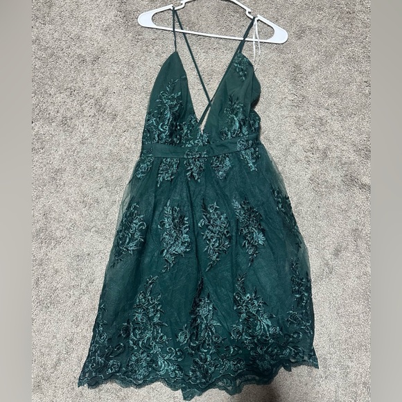 Lulu’s Emerald Green Skater Dress - Picture 1 of 3
